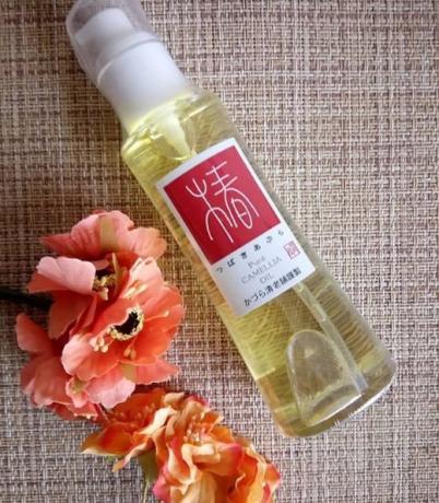 Camellia õli Jaapani kosmeetika tootjad - üks puhtamaid ja maailma parim. See mitte ainult ei olla kena ja kasulik kingitus ema, sõber või kolleegi, kuid kui see on SPA-salongid kasutatakse massaaži - see näitab kõrge kabiin teenuse ;-)