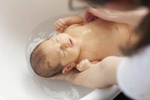 Kuidas valida lapse vannitamiseks ohutut zasibi