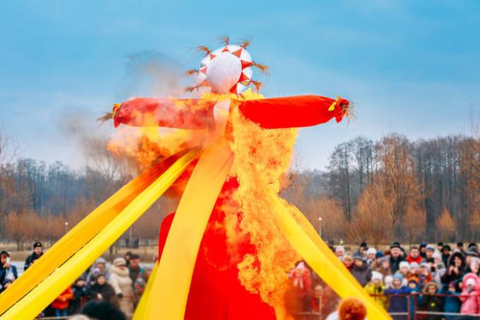 9. märts kuuendal päeval Carnival - Zolovkina kogunemised: mida teha ja mida mitte hingamispäeval
