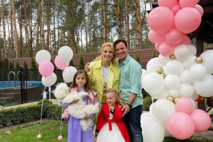 Lilia Rebrik kinkis tütrele sünnipäevaks maja ja auto