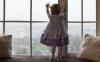 Kuidas kaitsta last aknast välja kukkumise eest: ekspert soovitab